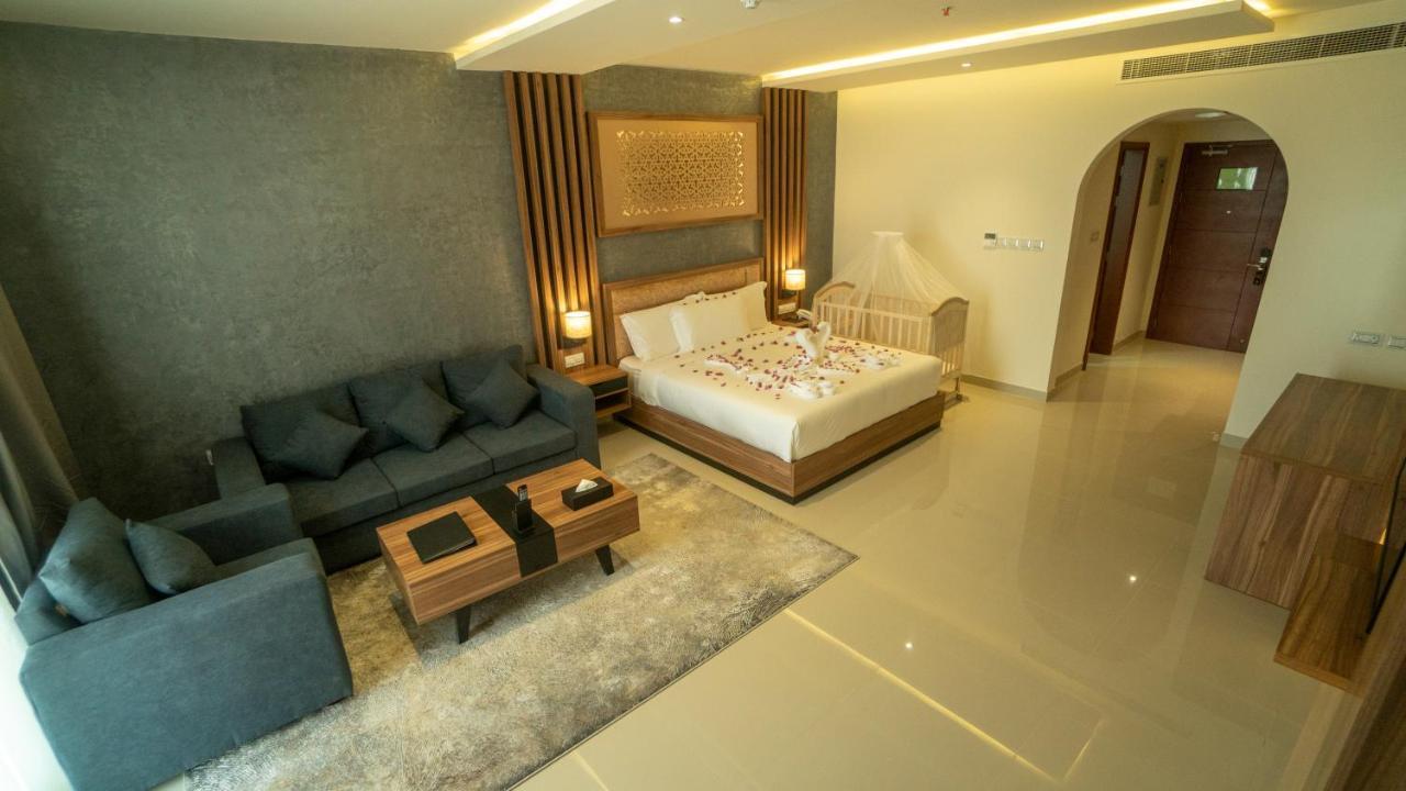 The Plaza & 4*